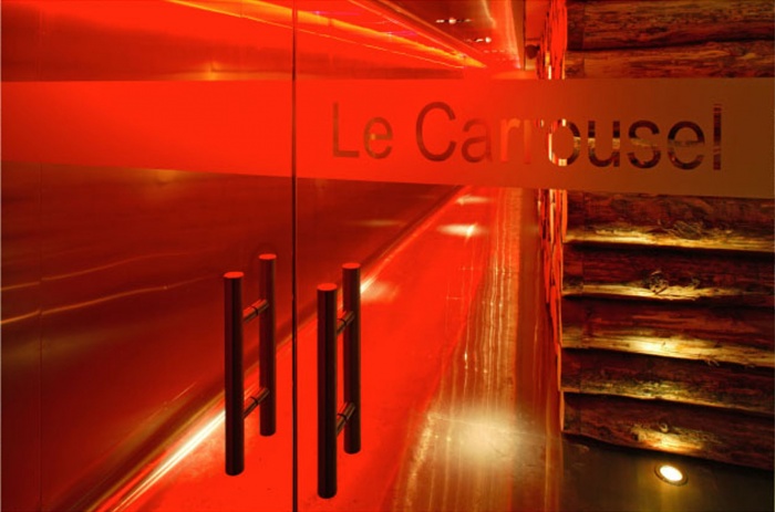 Le Carrousel bar-club