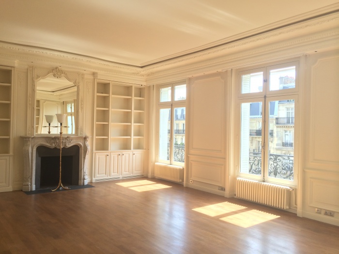 APPARTEMENT HAUSSMANIEN